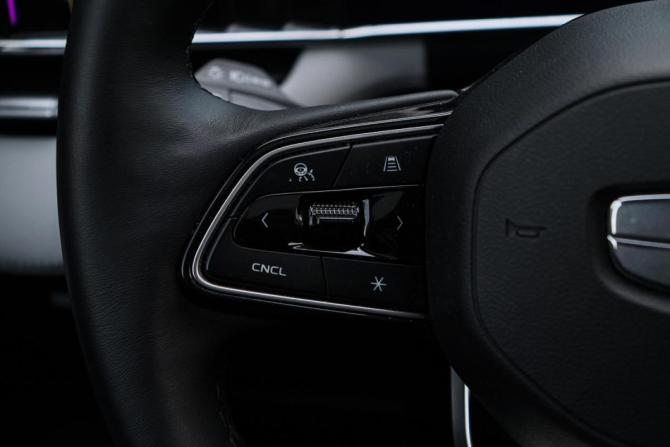 Geely Atlas II с пробегом 2024 года, цена 3 230 000 рублей, 17116 км, внедорожник, Автокод Объявления