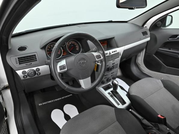 Opel Astra H Рестайлинг с пробегом 2011 года, цена 589 000 рублей, 166000 км, седан, Автокод Объявления