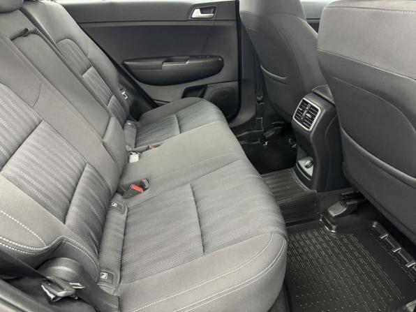 Kia Sportage IV Рестайлинг с пробегом 2018 года, цена 2 399 000 рублей, 23387 км, внедорожник, Автокод Объявления