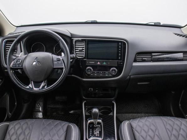 Mitsubishi Outlander III Рестайлинг 3 с пробегом 2022 года, цена 3 277 000 рублей, 10564 км, внедорожник, Автокод Объявления
