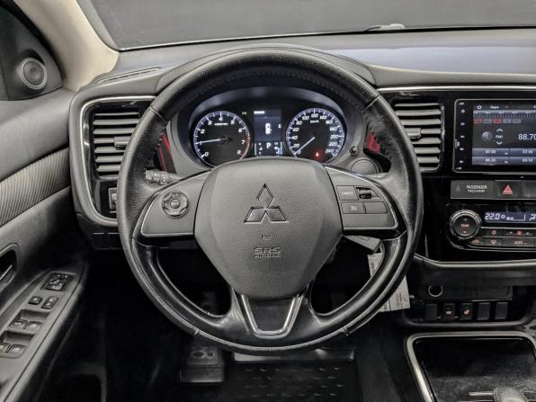 Mitsubishi Outlander III Рестайлинг 2 с пробегом 2018 года, цена 2 235 000 рублей, 68600 км, внедорожник, Автокод Объявления