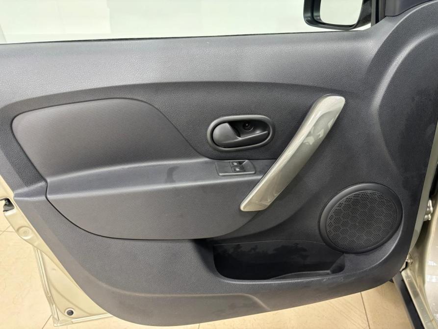 Renault Sandero II Рестайлинг Альметьевск  - изображение 9