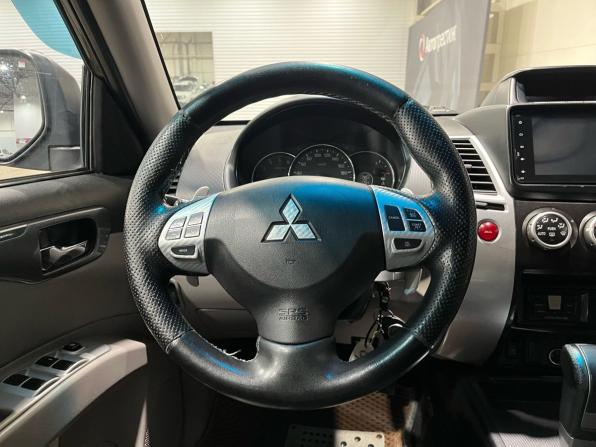 Mitsubishi Pajero Sport II Рестайлинг с пробегом 2014 года, цена 1 370 000 рублей, 201687 км, внедорожник, Автокод Объявления