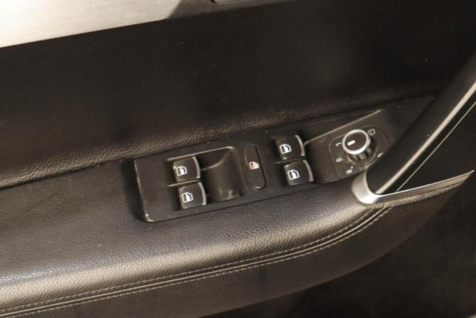 Volkswagen Passat B7 с пробегом 2011 года, цена 1 049 000 рублей, 215571 км, седан, Автокод Объявления