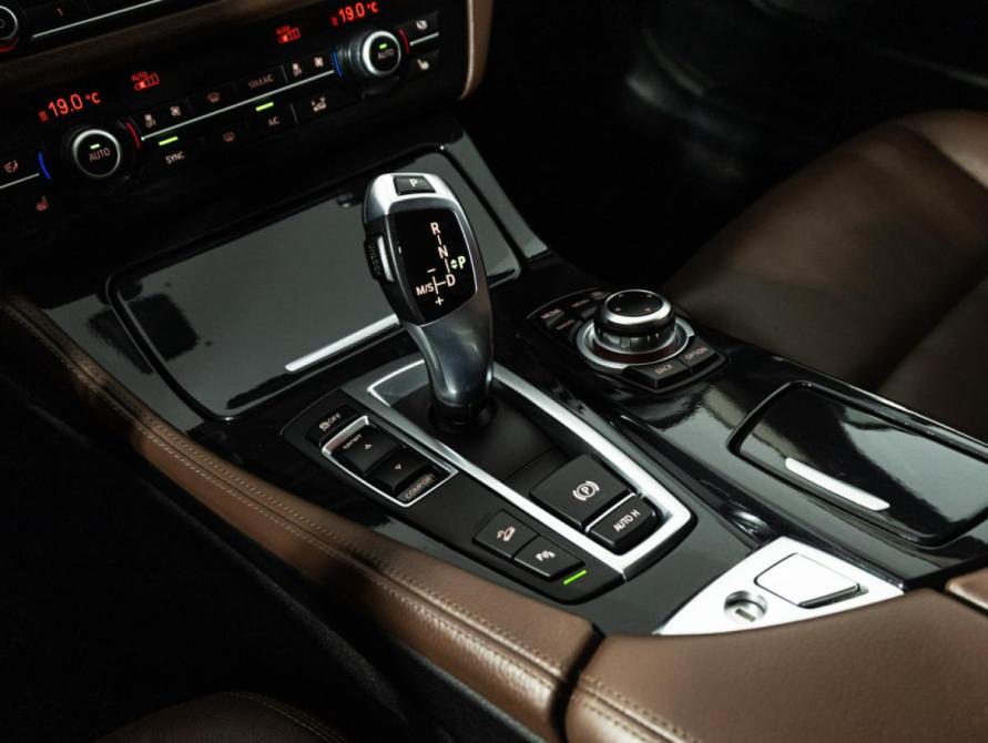 BMW 5 серии VI (F10/F11/F07) Рестайлинг Санкт-Петербург  - изображение 19