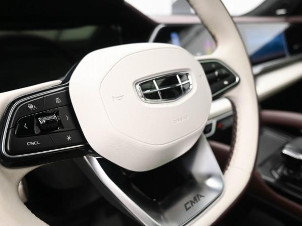 Geely Monjaro I с пробегом 2023 года, цена 3 039 000 рублей, 50880 км, внедорожник, Автокод Объявления