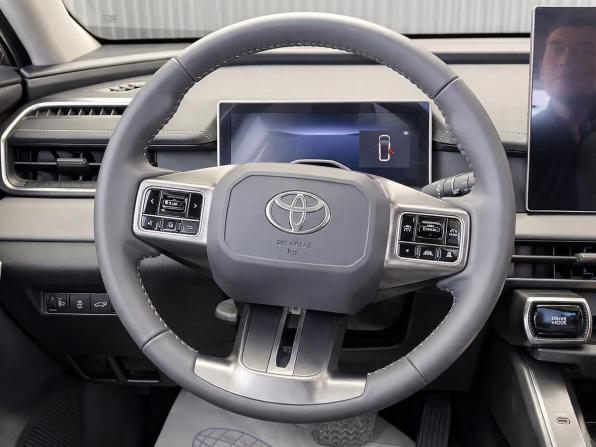 Toyota RAV4 V (XA50) с пробегом 2025 года, цена 3 877 000 рублей, 15000 км, внедорожник, Автокод Объявления