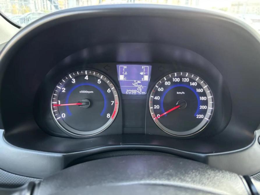 Hyundai Solaris I Рестайлинг Альметьевск  - изображение 8
