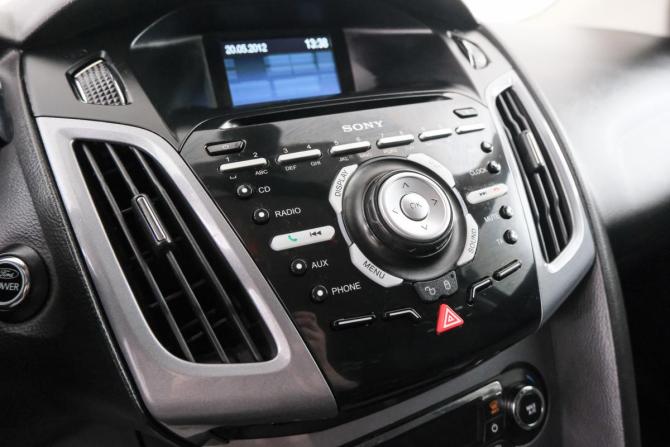 Ford Focus III с пробегом 2012 года, цена 979 000 рублей, 221000 км, седан, Автокод Объявления