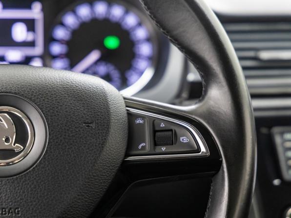 Skoda Rapid I с пробегом 2015 года, цена 1 188 000 рублей, 103249 км, лифтбек, Автокод Объявления