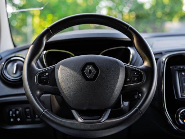 Renault Kaptur I с пробегом 2018 года, цена 1 450 000 рублей, 93576 км, внедорожник, Автокод Объявления