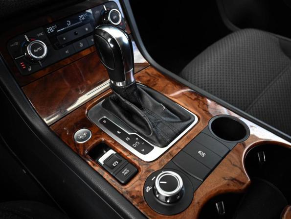 Volkswagen Touareg II с пробегом 2012 года, цена 1 598 000 рублей, 238078 км, внедорожник, Автокод Объявления