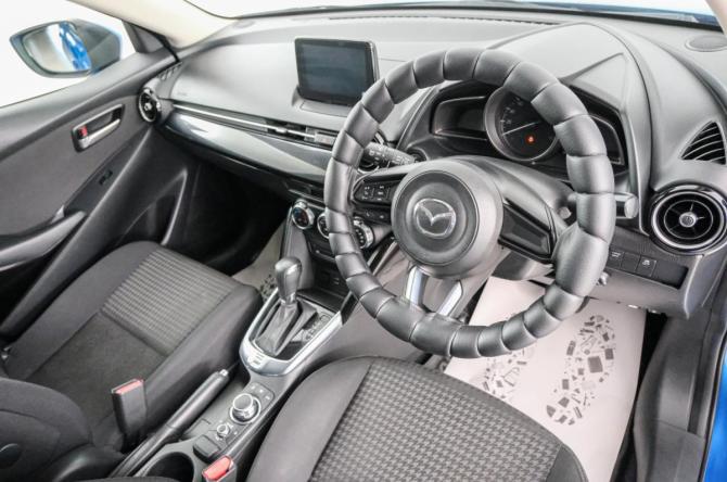 Mazda Demio IV (DJ) с пробегом 2017 года, цена 1 069 000 рублей, 81400 км, хэтчбек, Автокод Объявления
