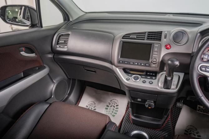 Honda Stream II Рестайлинг с пробегом 2009 года, цена 1 249 000 рублей, 152800 км, компактвэн, Автокод Объявления