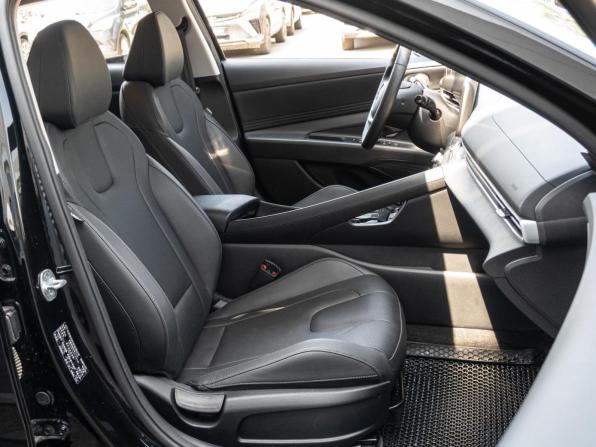 Hyundai Elantra VII (CN7) Рестайлинг с пробегом 2023 года, цена 2 150 000 рублей, 41987 км, седан, Автокод Объявления