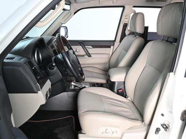 Mitsubishi Pajero IV Рестайлинг 2 с пробегом 2019 года, цена 3 590 000 рублей, 39719 км, внедорожник, Автокод Объявления