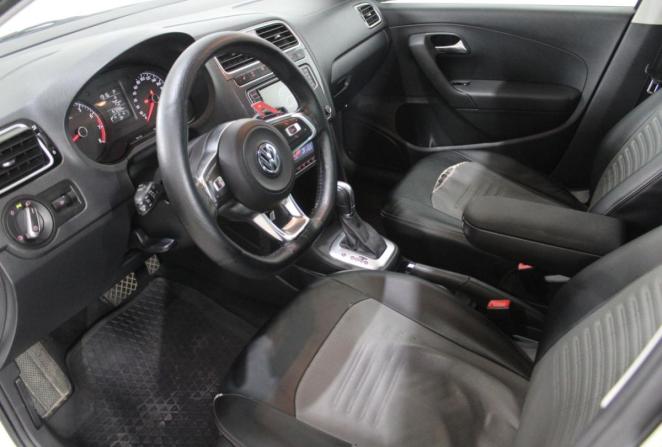 Volkswagen Polo V Рестайлинг с пробегом 2019 года, цена 1 435 000 рублей, 157098 км, седан, Автокод Объявления