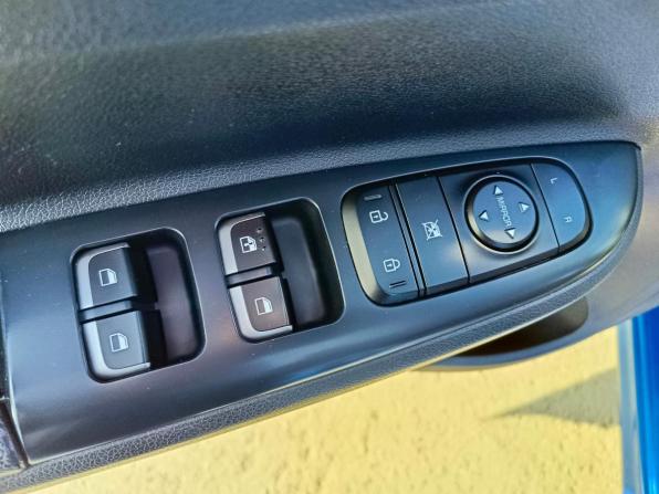 Kia Rio IV Рестайлинг с пробегом 2021 года, цена 1 419 995 рублей, 152111 км, седан, Автокод Объявления