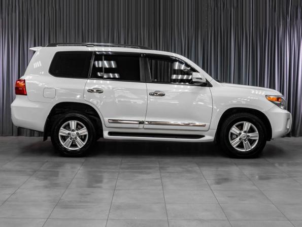Toyota Land Cruiser 200 Series Рестайлинг 1 с пробегом 2013 года, цена 3 719 000 рублей, 336496 км, внедорожник, Автокод Объявления