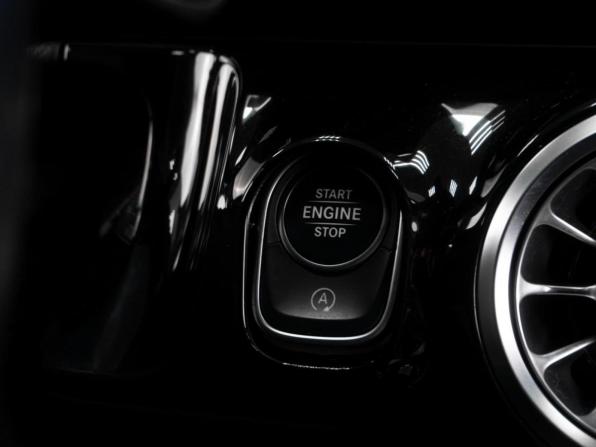 Mercedes-Benz GLA II (H247) с пробегом 2021 года, цена 3 296 000 рублей, 91756 км, внедорожник, Автокод Объявления