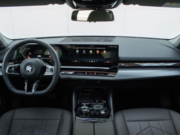 BMW 5 серии VIII (G60/G61/G68) с пробегом 2025 года, цена 7 630 000 рублей, 4755 км, седан, Автокод Объявления