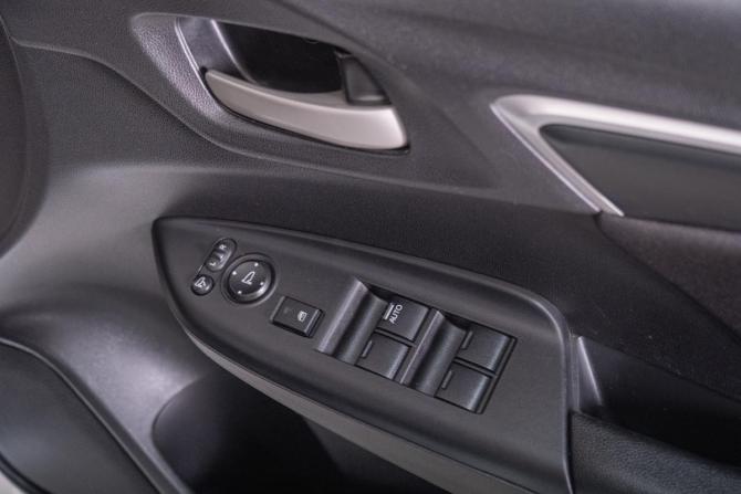 Honda Fit III Рестайлинг с пробегом 2018 года, цена 1 429 000 рублей, 34000 км, хэтчбек, Автокод Объявления