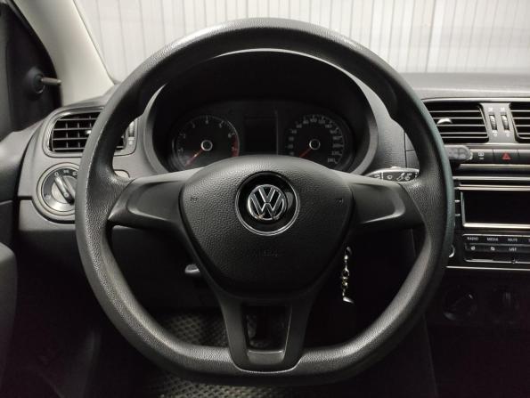 Volkswagen Polo V Рестайлинг с пробегом 2018 года, цена 999 000 рублей, 152318 км, седан, Автокод Объявления