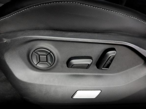 Volkswagen Touareg III с пробегом 2019 года, цена 3 690 000 рублей, 234306 км, внедорожник, Автокод Объявления