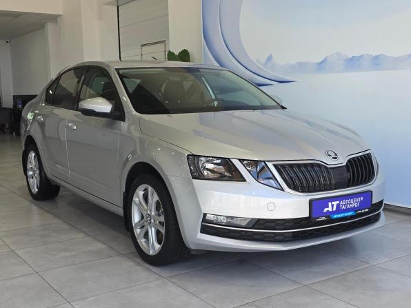 Skoda Octavia III (A7) Рестайлинг с пробегом 2017 года, цена 1 835 000 рублей, 127000 км, лифтбек, Автокод Объявления