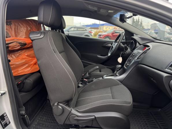 Opel Astra J Рестайлинг с пробегом 2012 года, цена 730 000 рублей, 128341 км, хэтчбек, Автокод Объявления