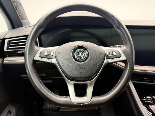 Volkswagen Touareg III с пробегом 2020 года, цена 4 950 000 рублей, 220236 км, внедорожник, Автокод Объявления