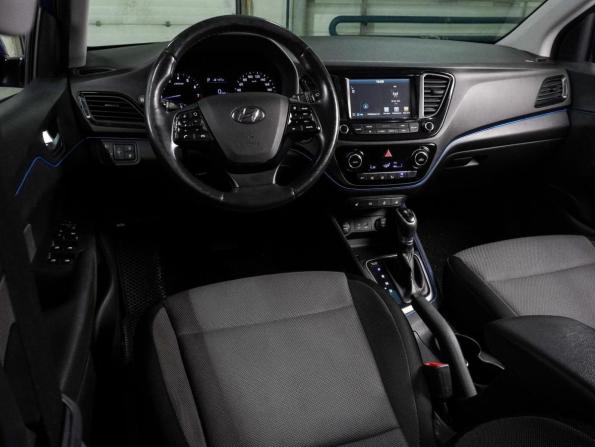 Hyundai Solaris II с пробегом 2017 года, цена 1 349 000 рублей, 162722 км, седан, Автокод Объявления