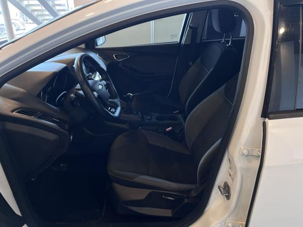 Ford Focus III с пробегом 2013 года, цена 590 000 рублей, 240115 км, седан, Автокод Объявления