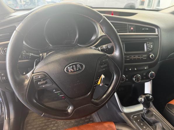 Kia Ceed II Рестайлинг с пробегом 2015 года, цена 1 190 000 рублей, 149000 км, универсал, Автокод Объявления