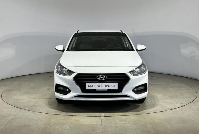 Hyundai Solaris II с пробегом 2018 года, цена 1 415 000 рублей, 91587 км, седан, Автокод Объявления