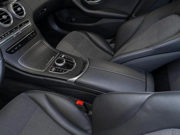 Mercedes-Benz C-Класс IV (W205) Рестайлинг с пробегом 2019 года, цена 2 730 000 рублей, 85457 км, седан, Автокод Объявления
