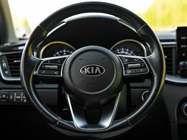 Kia Ceed III с пробегом 2021 года, цена 1 740 000 рублей, 145444 км, универсал, Автокод Объявления