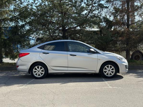 Hyundai Solaris I с пробегом 2013 года, цена 700 000 рублей, 115741 км, седан, Автокод Объявления
