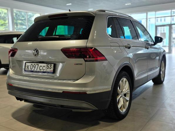 Volkswagen Tiguan II с пробегом 2018 года, цена 2 250 000 рублей, 205000 км, внедорожник, Автокод Объявления