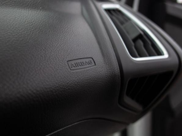 Ford Focus III Рестайлинг с пробегом 2016 года, цена 940 000 рублей, 173698 км, хэтчбек, Автокод Объявления