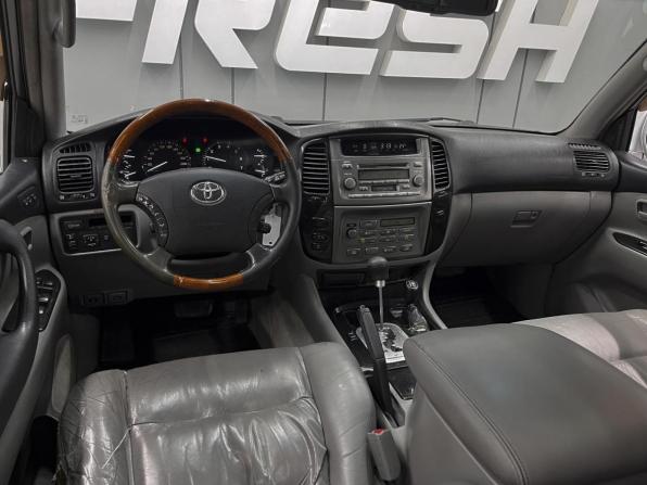 Toyota Land Cruiser 100 Series Рестайлинг 2 с пробегом 2006 года, цена 1 740 000 рублей, 393577 км, внедорожник, Автокод Объявления