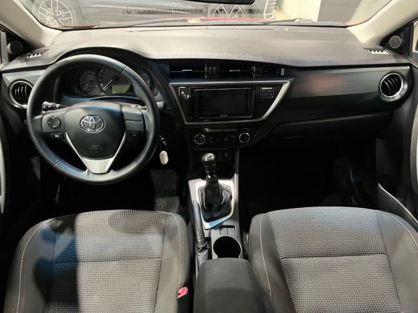Toyota Auris II с пробегом 2013 года, цена 825 000 рублей, 205562 км, хэтчбек, Автокод Объявления