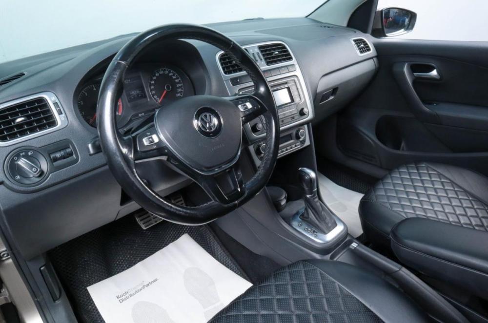 Volkswagen Polo V Рестайлинг Челябинск  - изображение 11