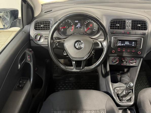 Volkswagen Polo V Рестайлинг с пробегом 2016 года, цена 999 800 рублей, 132000 км, седан, Автокод Объявления