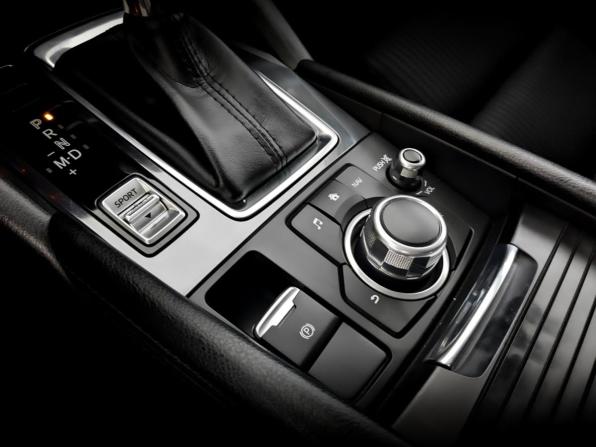 Mazda 6 III (GJ) Рестайлинг с пробегом 2018 года, цена 2 050 000 рублей, 69700 км, седан, Автокод Объявления