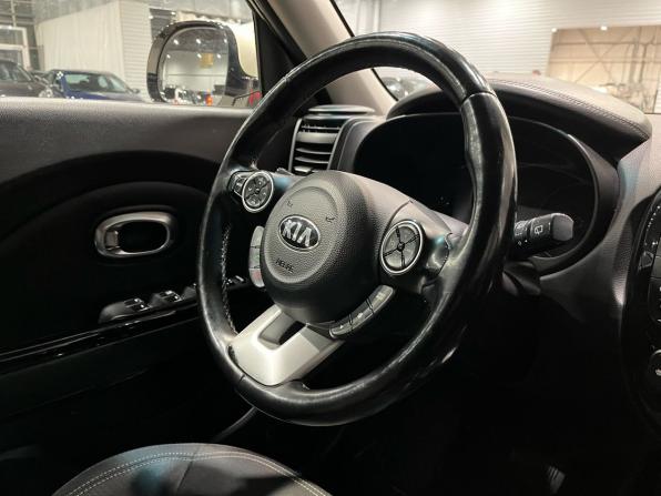 Kia Soul II Рестайлинг с пробегом 2017 года, цена 1 274 000 рублей, 164483 км, хэтчбек, Автокод Объявления
