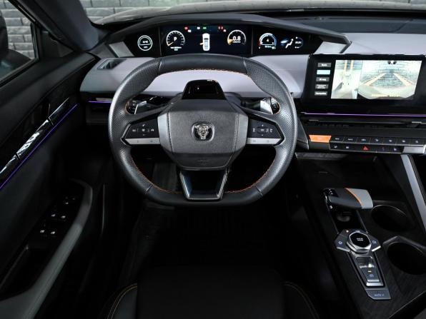 Changan UNI-V I с пробегом 2023 года, цена 2 150 000 рублей, 38742 км, лифтбек, Автокод Объявления