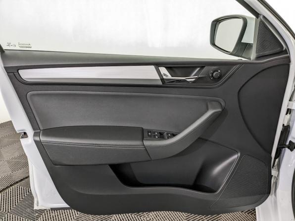 Skoda Rapid II с пробегом 2020 года, цена 1 595 000 рублей, 66554 км, лифтбек, Автокод Объявления