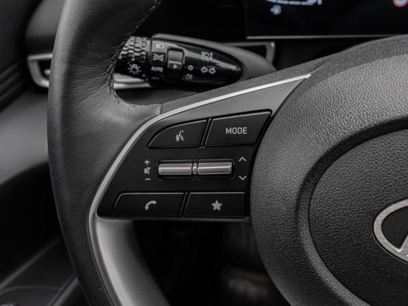 Hyundai Elantra VII (CN7) Рестайлинг с пробегом 2023 года, цена 2 139 000 рублей, 36661 км, седан, Автокод Объявления