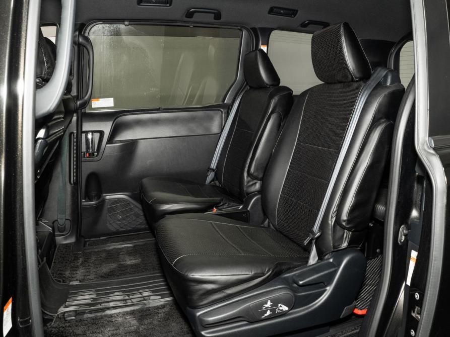 Toyota Voxy III (R80) Рестайлинг Иркутск  - изображение 7